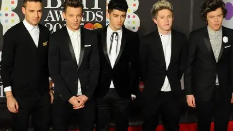 Sucesso do One Direction não seria grande sem as redes sociais, diz integrante do Five