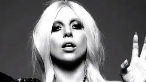 Lady Gaga receberá prêmio de "Ícone" no "Songwriters Hall of Fame"