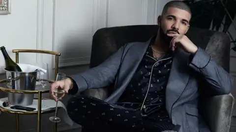 Drake permanece no topo da parada britânica de singles com "One Dance" pela 12ª semana