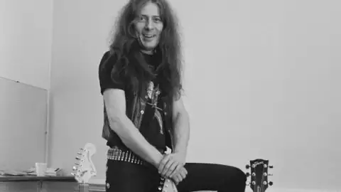 Morre Eddie Clarke, ex-guitarrista do Mot&ouml;rhead