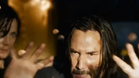 "The Matrix Resurrections" ganha trailer oficial com clássico da banda Jefferson Airplane. Veja!