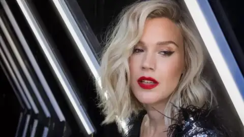 Joss Stone afirma que cancelamento no Rock in Rio foi feito por engano