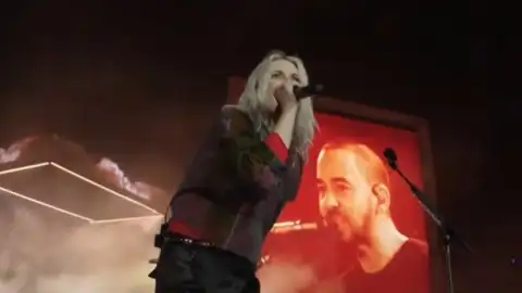 Veja os melhores momentos do show do Linkin Park em São Paulo!