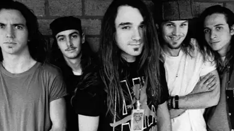 Ex-baterista do Pearl Jam responde a pedidos de fãs pelo seu retorno à banda