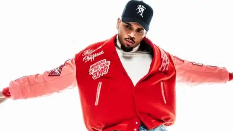 Chris Brown aposta na sensualidade em seu novo single, "It Depends". Ouça com letra e tradução!