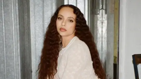 Jade Thirlwall desabafa sobre luta contra distúrbios alimentares e pressão dos fãs