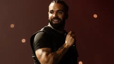 Drake lança a nova música, "DOG HOUSE". Ouça com a letra