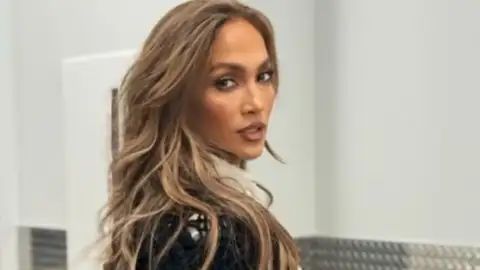“Quando acaba, você está morto para mim”, brinca Jennifer Lopez, sobre ex-parceiros