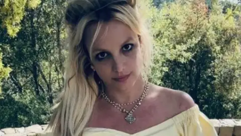 Britney Spears afirma ter sofrido “danos cerebrais” durante tutela: “Abençoada por ainda estar viva"